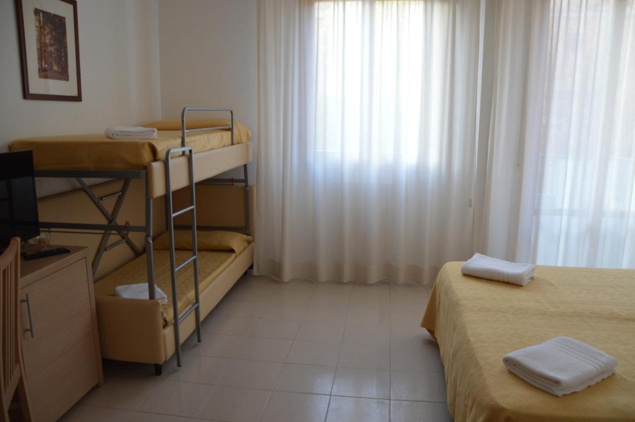 Hotel Caesar Pesaro Oda fotoğraf