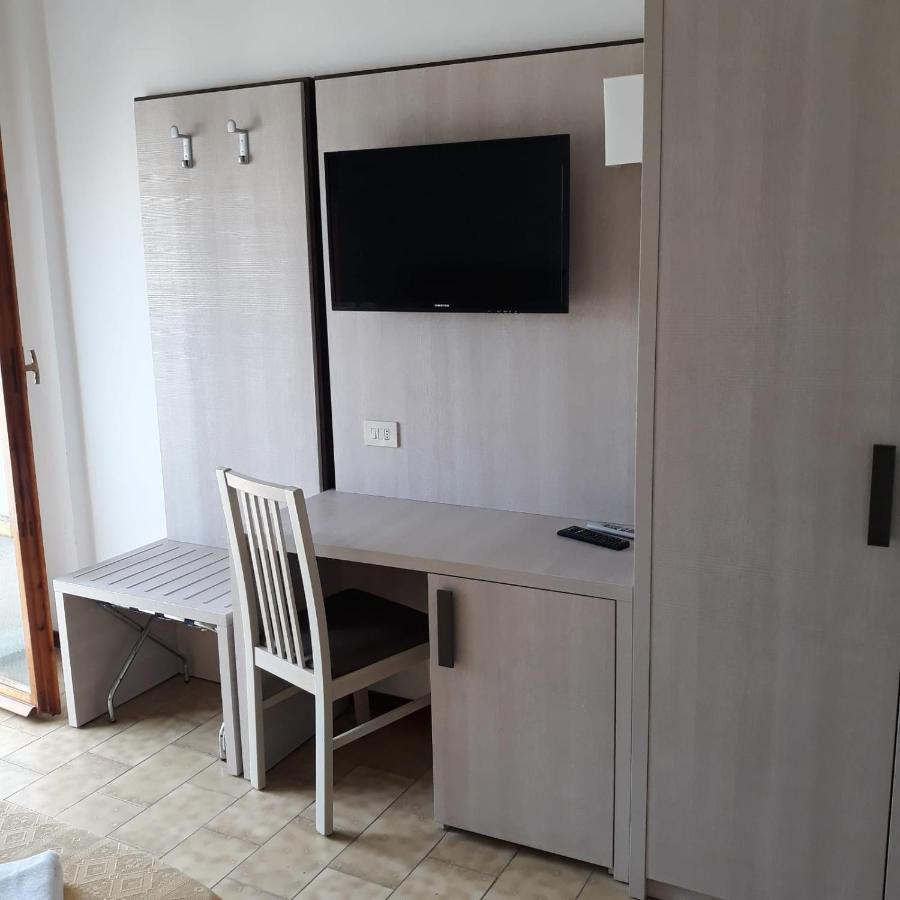 Hotel Caesar Pesaro Dış mekan fotoğraf