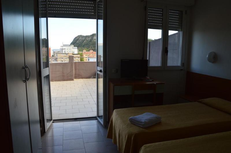 Hotel Caesar Pesaro Dış mekan fotoğraf