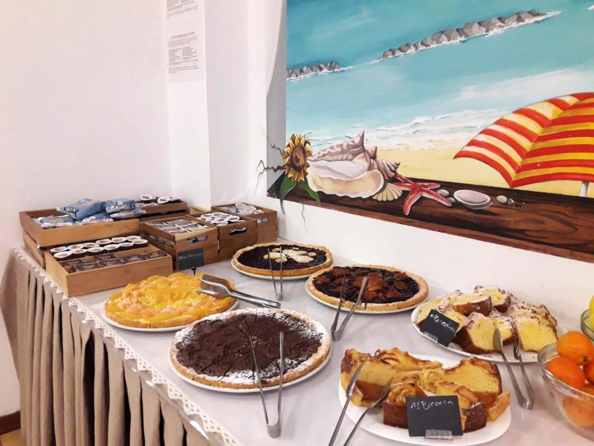 Hotel Caesar Pesaro Dış mekan fotoğraf