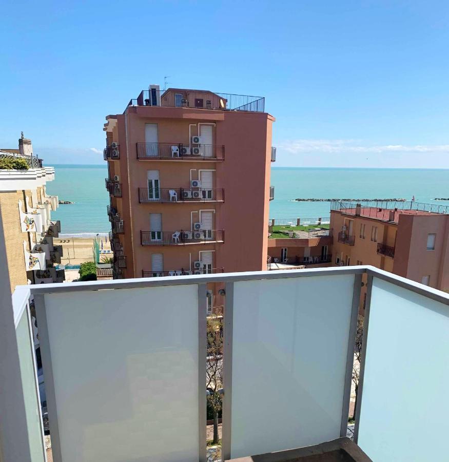 Hotel Caesar Pesaro Dış mekan fotoğraf