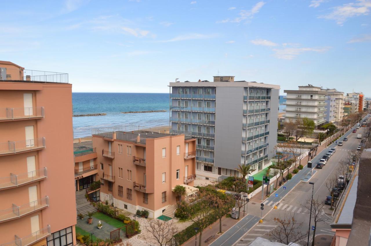Hotel Caesar Pesaro Dış mekan fotoğraf