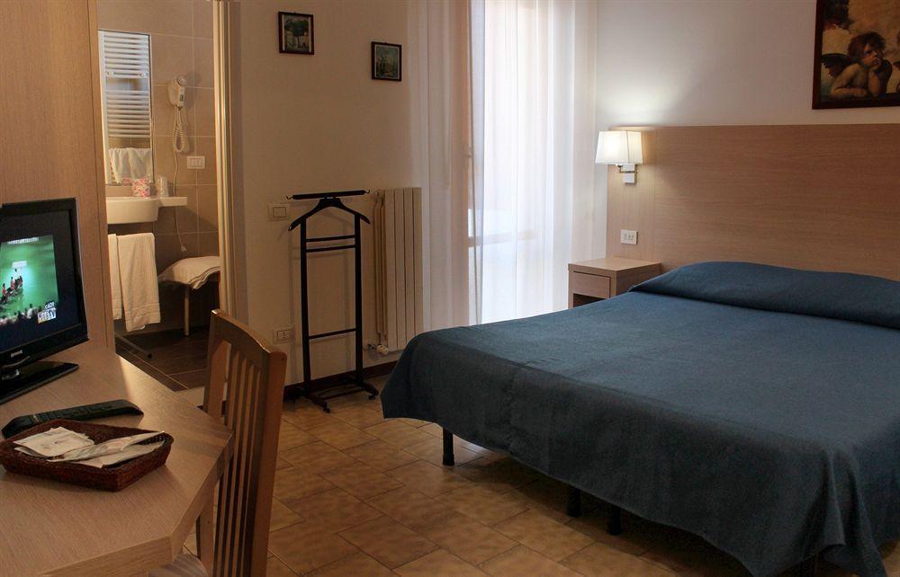 Hotel Caesar Pesaro Dış mekan fotoğraf