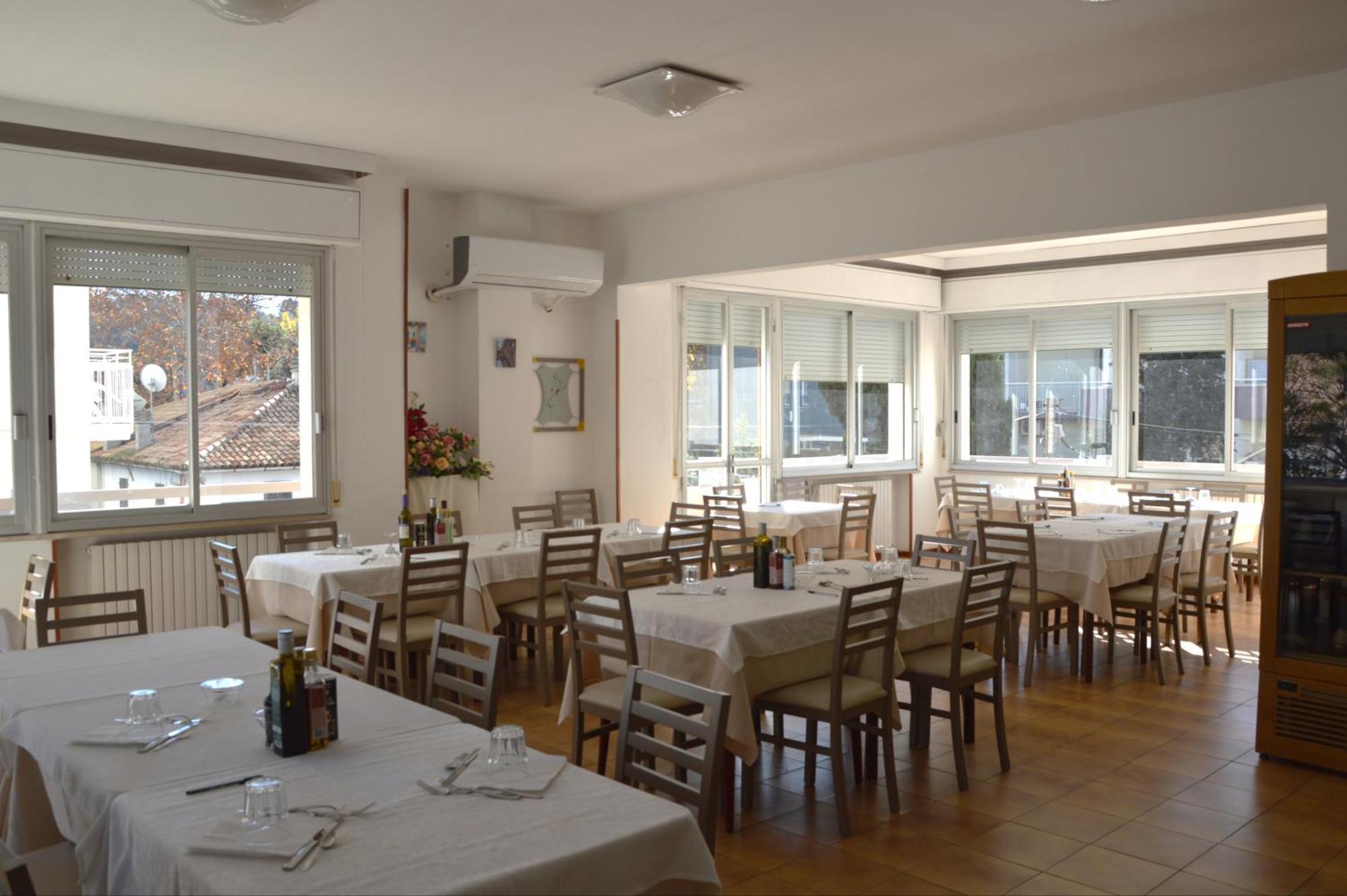 Hotel Caesar Pesaro Dış mekan fotoğraf