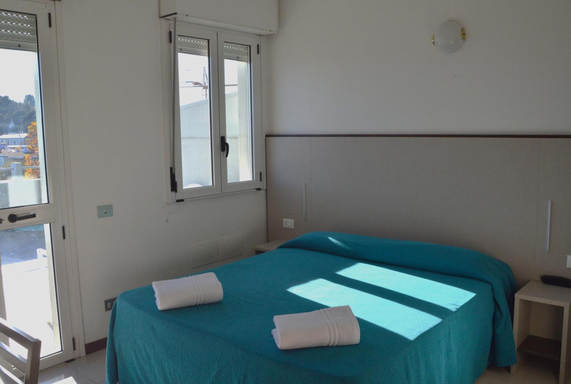 Hotel Caesar Pesaro Dış mekan fotoğraf