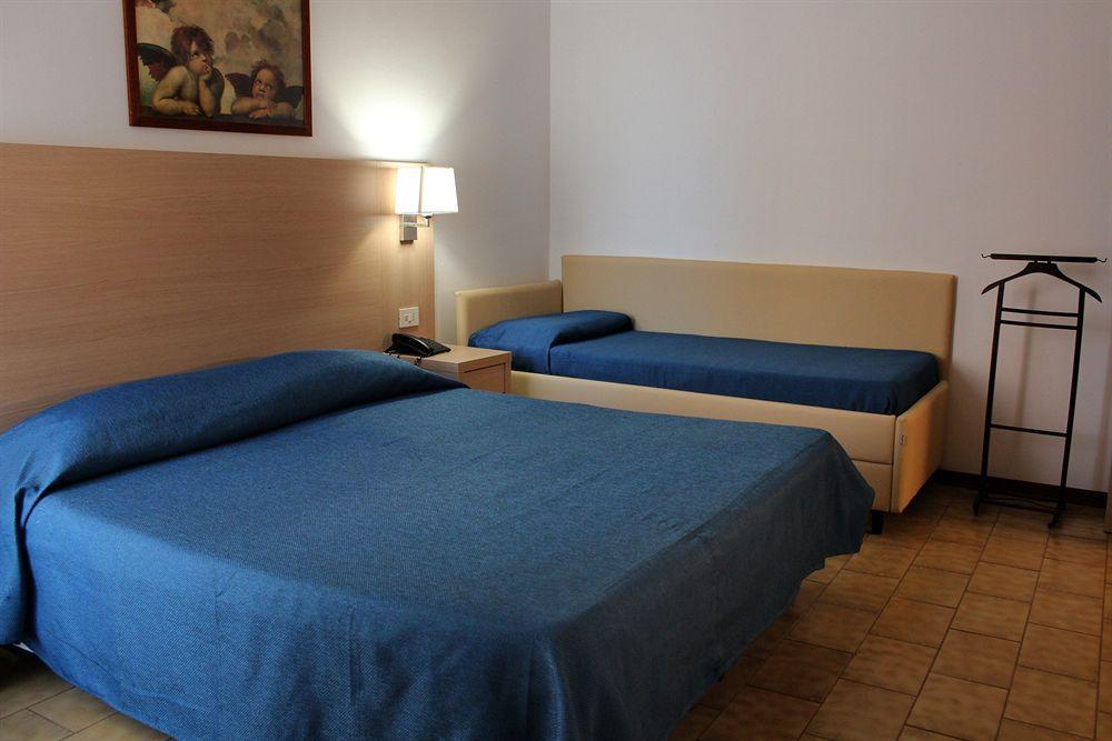 Hotel Caesar Pesaro Dış mekan fotoğraf