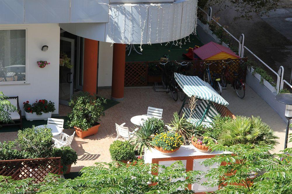 Hotel Caesar Pesaro Dış mekan fotoğraf
