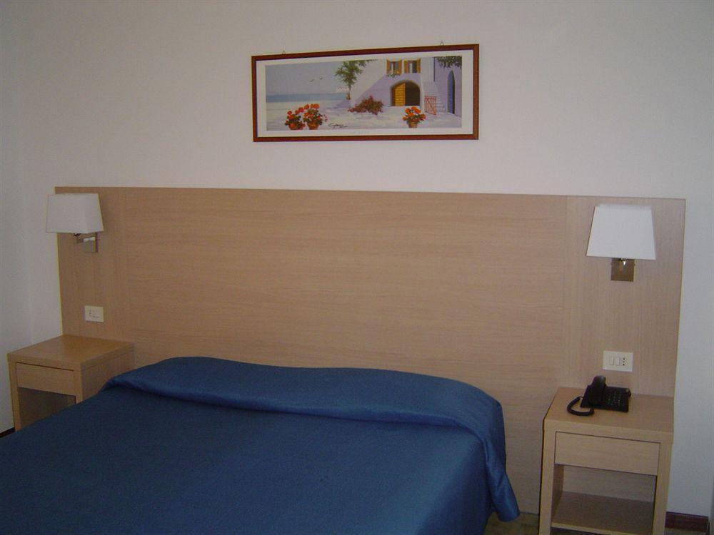Hotel Caesar Pesaro Dış mekan fotoğraf