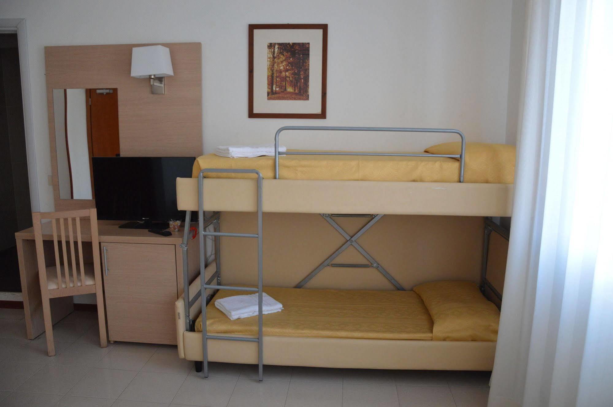 Hotel Caesar Pesaro Dış mekan fotoğraf