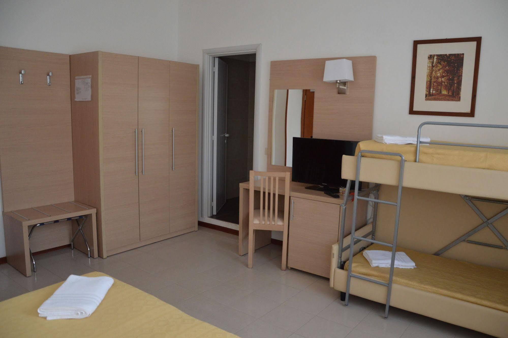 Hotel Caesar Pesaro Dış mekan fotoğraf